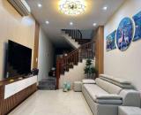 BÁN NHÀ ĐẸP TĐC GIANG BIÊN – Ô TÔ TRÁNH – VỈA HÈ RỘNG – SÁT VINHOMES RIVERSIDE – 41M² x 4