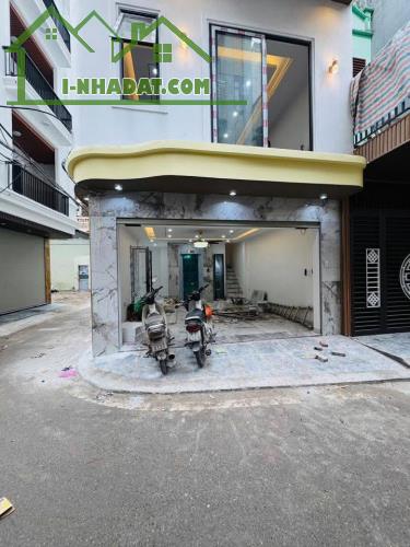 Bát Khối 45m2 - 7 tầng có thang máy - Giá chào 13.3 tỷ - Thành Phố Hà Nội