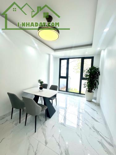 Bán Nhà phố Đàm Quang Trung 30m 6 tầng - THANG MÁY - GARA OTO - FULL NỘI THẤT - 3