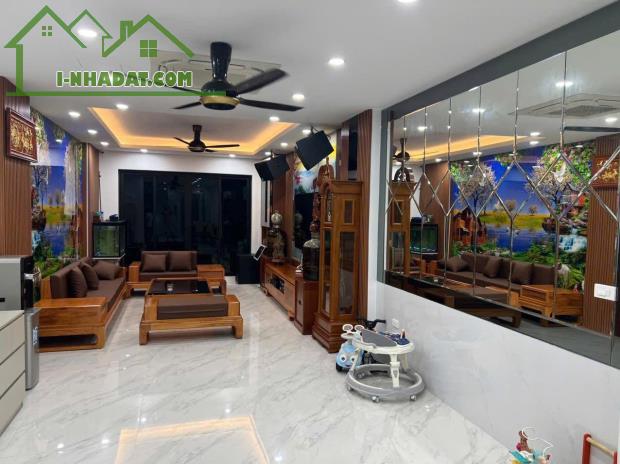 BÁN GẤP NHÀ KIM GIANG – Ô TÔ ĐỖ CỬA -KINH DOANH -NGÕ THÔNG -DT: 52m2 Giá 7.9 Tỷ