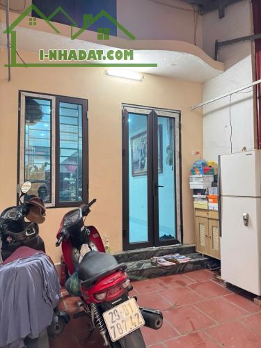 BÁN NHÀ HOA LÂM VIỆT HƯNG 40M2 3 TẦNG GẦN Ô TÔ - 2