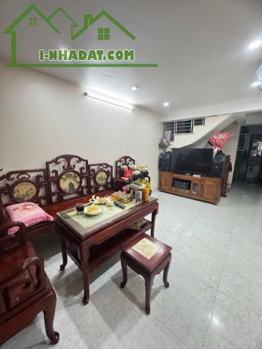 BÁN NHÀ HOA LÂM VIỆT HƯNG 40M2 3 TẦNG GẦN Ô TÔ - 1