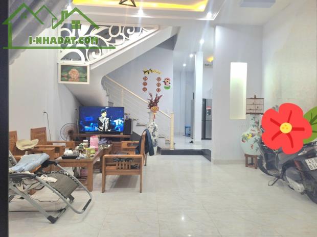 ♪ Nhà gần Kiệt 123 Cù Chính Lan , Chợ, Trường, 82m2, 2 tầng, 3PN, sân rộng, 2.85 tỷ