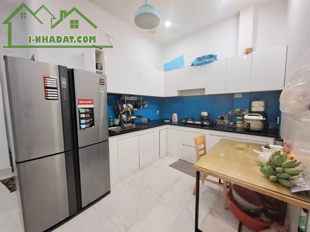 ♪ Nhà gần Kiệt 123 Cù Chính Lan , Chợ, Trường, 82m2, 2 tầng, 3PN, sân rộng, 2.85 tỷ - 2