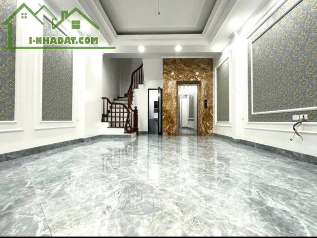 SIÊU RẺ - NGỌC THUỴ - 43,5m - GARA- THANG MÁY- GẦN Ô TÔ TRÁNH- CHỈ 9,3 TỶ - 3
