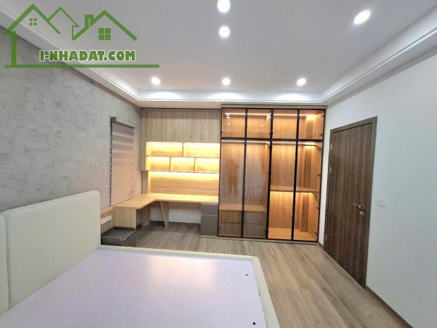 Nhà 6T thang máy Phố Trạm 40m2, lô góc, ôtô cách 20m, 10 tỷ Long Biên - 4