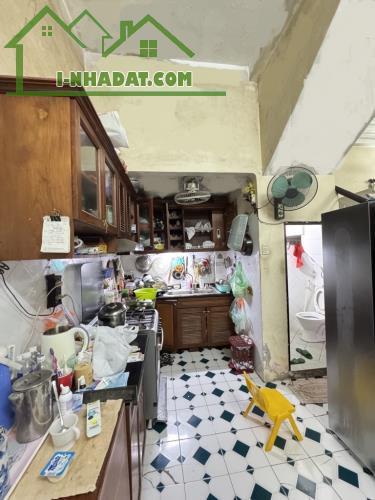 Bán nhà mặt ngõ Hồng tiến, 70m2 lô góc 3 thoáng, dân xây nở hậu - 2