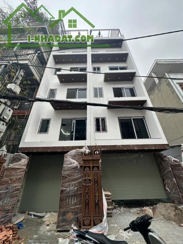 NHÀ NGUYỄN VĂN CỪ -LONG BIÊN-  NHÀ ĐẸP - Ô TÔ 7 CHỖ VÀO NHÀ - FULL NỘI THẤT - KINH DOANH - 3