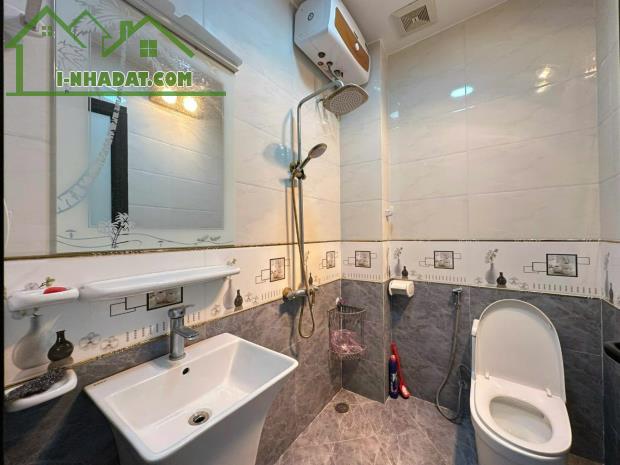 BÁN NHÀ BỒ ĐỀ, LONG BIÊN, NGÕ THÔNG, 5 NGỦ, GẦN TRƯỜNG QUỐC TẾ  NHỈNH 7.7 TỶ - 3