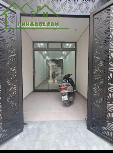 bán nhà 45m2, 5 tầng, mới đẹp ở ngay phố Thạch Bàn, Long Biên - 4