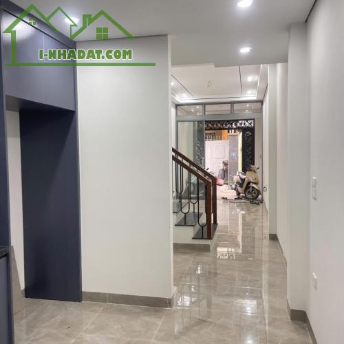 bán nhà 45m2, 5 tầng, mới đẹp ở ngay phố Thạch Bàn, Long Biên - 1