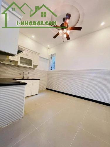 Bán nhà đẹp 46m2 3tầng mặt tiền 4.1m 8.95 tỷ phố Lạc Long Quân Tây Hồ - 1