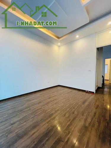 Bán nhà đẹp 46m2 3tầng mặt tiền 4.1m 8.95 tỷ phố Lạc Long Quân Tây Hồ - 2