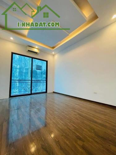 Bán nhà đẹp 46m2 3tầng mặt tiền 4.1m 8.95 tỷ phố Lạc Long Quân Tây Hồ - 3