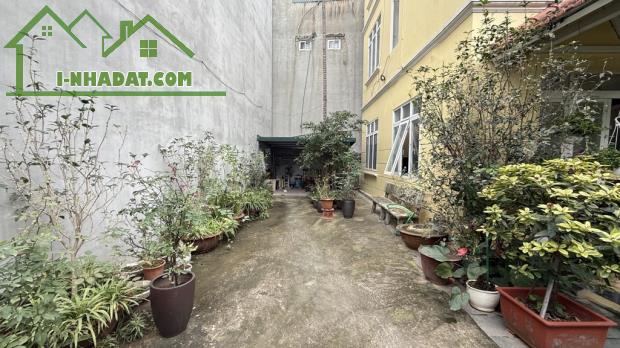 Bán đất  An Dương Vương 52m2 - Ô Tô 7 chỗ vào - chỉ hơn 8 tỷ