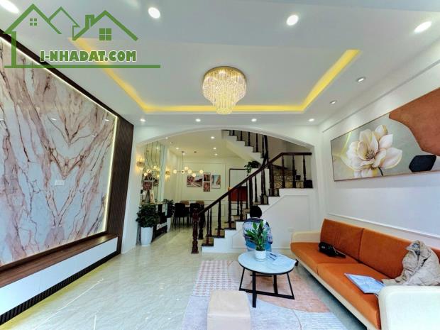 Bán nhà Trương Định, Hai mặt ngõ siêu thoáng, trước nhà rộng gần 5m, DT 36m2 giá 6.6 tỷ - 1