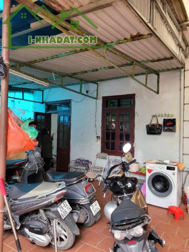 Siêu rẻ - Bán đất tặng nhà cấp 4. Ngõ 95 Vũ Xuân Thiều, diện tích 73m2 giá 4,x tỷ