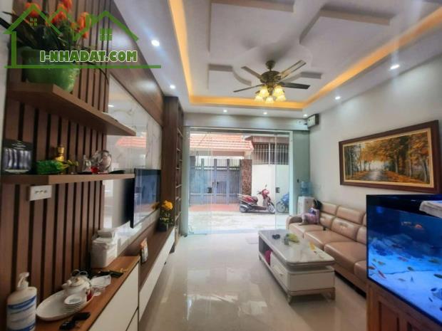 NHÀ ĐẸP - VIP ĐÔNG NGẠC - Ô TÔ 7 CHỖ ĐỖ CỬA - FULL NỘI THẤT - SÔ NỞ HẬU - 4