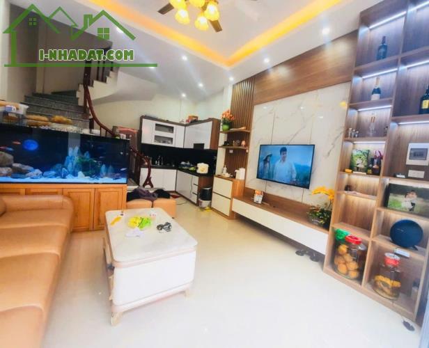NHÀ ĐẸP - VIP ĐÔNG NGẠC - Ô TÔ 7 CHỖ ĐỖ CỬA - FULL NỘI THẤT - SÔ NỞ HẬU - 3