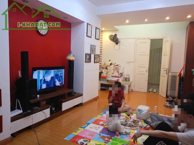 Bán 100m2 căn hộ chung cư khu vực Mỹ Đình - Nguyễn Cơ Thạch , gá 4,9 tỷ - 4