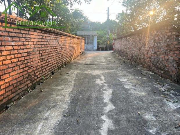 Bán đất 122m2 Tân Xã, Thạch Thất, OTO vào tận nơi  ,gần đường Huyện ĐH10 - 2