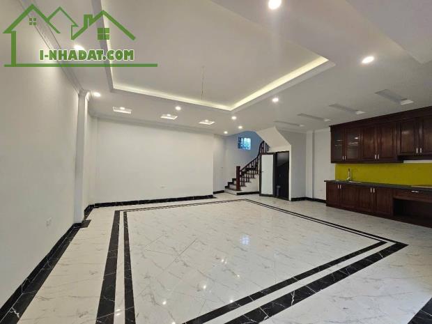 ⚡ CỰC HIẾM! PHÚC LỢI, 55M², 5 TẦNG, MẶT TIỀN KHỦNG 7,3M, FULL TIỆN ÍCH! 🏡 7,6 TỶ!