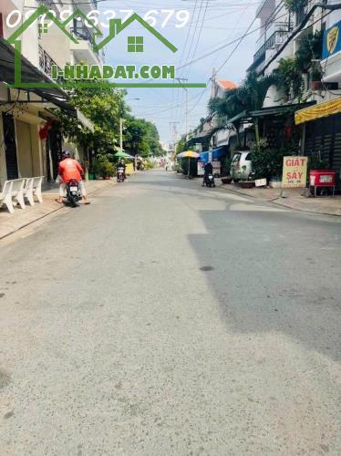 TỔNG GIẢM 2 TỶ  GIÁ CHỈ CÒN 13 ty 5 
BÁN NHÀ HẺM XE TẢI  NHÀ CÒN MỚI  KHU KINH DOANH
