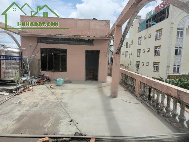 GẤP BÁN NHÀ ĐÚC 3 TẦNG (7.1x37) MẶT TIỀN NGUYỄN VĂN QUÁ, Q12 - 3