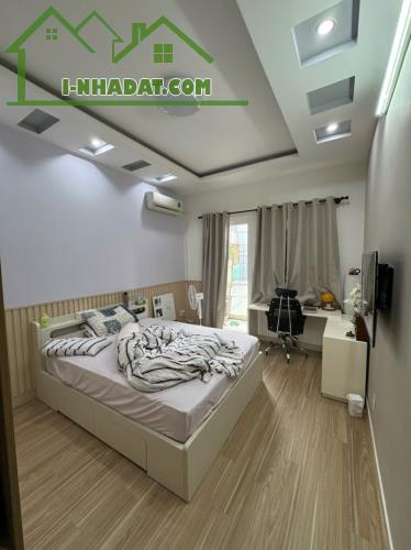 BÁN NHÀ NGUYỄN XÍ, P26, 4 TẦNG 65M2 - 4 PHÒNG NGỦ - SỔ HỒNG RIÊNG - 2