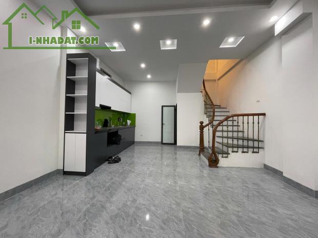 BÁN NHÀ NGÕ NÔNG GẦN PHỐ LÔ GÓC 3 THOÁNG10,8 TỶ 45m 5 TẦNG MT 5m PHẠM VĂN ĐỒNG BẮC TỪ LIÊM - 4