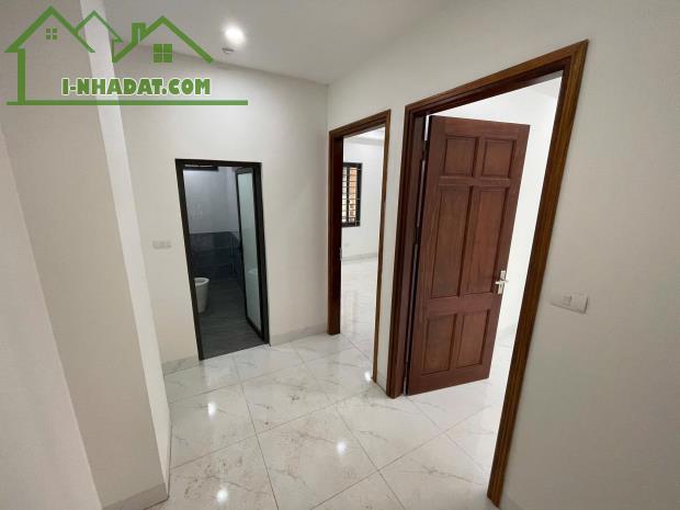 BÁN NHÀ NGÕ NÔNG GẦN PHỐ LÔ GÓC 3 THOÁNG10,8 TỶ 45m 5 TẦNG MT 5m PHẠM VĂN ĐỒNG BẮC TỪ LIÊM - 3