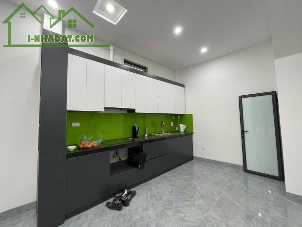 BÁN NHÀ NGÕ NÔNG GẦN PHỐ LÔ GÓC 3 THOÁNG10,8 TỶ 45m 5 TẦNG MT 5m PHẠM VĂN ĐỒNG BẮC TỪ LIÊM