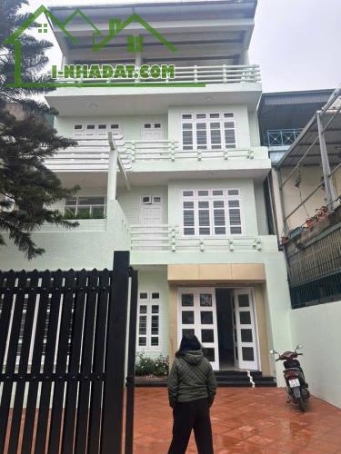 BÁN NHÀ PHỐ NGỌC THỤY - VIEW SÔNG - MẶT TIỀN RỘNG - KINH DOANH ĐỈNH
Ngọc Thụy, Long