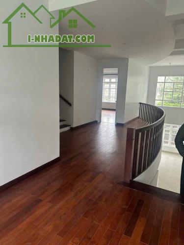 BÁN NHÀ PHỐ NGỌC THỤY - VIEW SÔNG - MẶT TIỀN RỘNG - KINH DOANH ĐỈNH
Ngọc Thụy, Long - 1