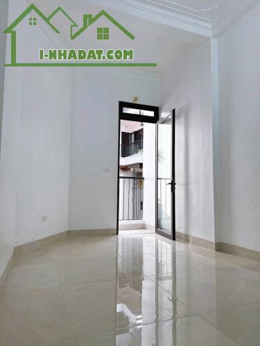 HOÀNG HOA THÁM - VỊ TRÍ MAX ĐẸP - NHÀ LÔ GÓC 3 THOÁNG - NGÕ BA GÁC - GẦN Ô TÔ - TRUNG TÂM - 3