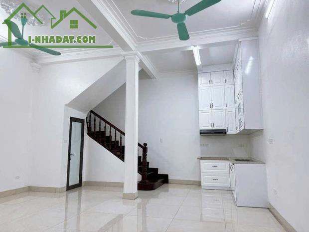 HOÀNG HOA THÁM - VỊ TRÍ MAX ĐẸP - NHÀ LÔ GÓC 3 THOÁNG - NGÕ BA GÁC - GẦN Ô TÔ - TRUNG TÂM - 4
