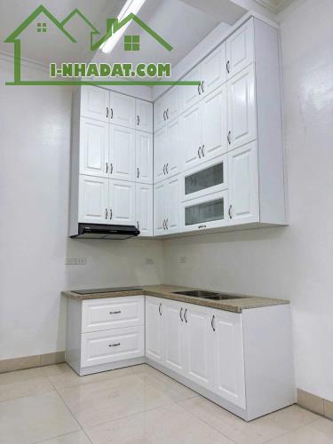 HOÀNG HOA THÁM - VỊ TRÍ MAX ĐẸP - NHÀ LÔ GÓC 3 THOÁNG - NGÕ BA GÁC - GẦN Ô TÔ - TRUNG TÂM - 5