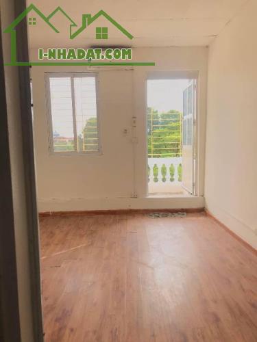 MẶT PHỐ KINH DOANH ,  25m 4tầng mặt tiền 3.6m chiều dài 4.8m 3 đến 6 Long Biên