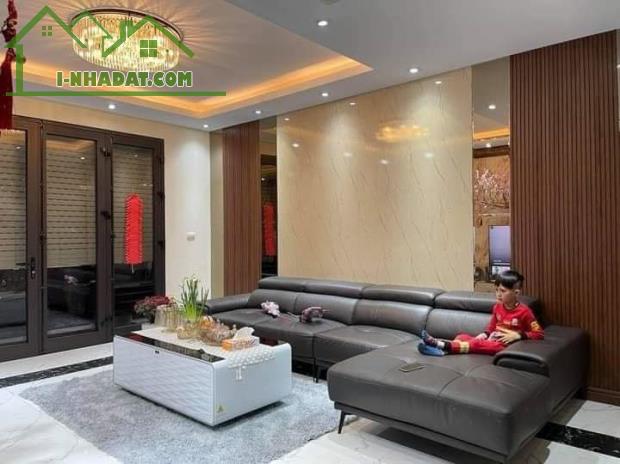Bán nhà Phạm Văn Đồng, 75m2, phân lô, ô tô, nội thất chủ tặng,  nhỉnh 7tỷ. - 1