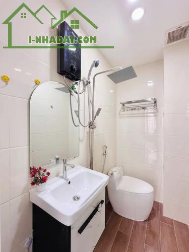 Cần Bán Gấp Căn Nhà Phố 3 Tầng Nội Thất Cao Cấp Xe Hơi Vào Nhà - 2