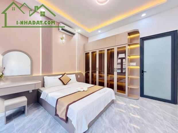 Cần Bán Gấp Căn Nhà Phố 3 Tầng Nội Thất Cao Cấp Xe Hơi Vào Nhà - 1