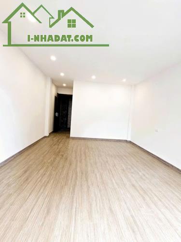 Bán gấp nhà phố Thạch Bàn, Ô Tô Thang Máy 45m2 mt42m2 giá 8.8 tỷ - 3