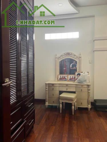 Biệt thự ngang 8 đường Nguyễn Cửu Vân Bình Thạnh Full nội thất gỗ quý chỉ 26 tỷ - 1