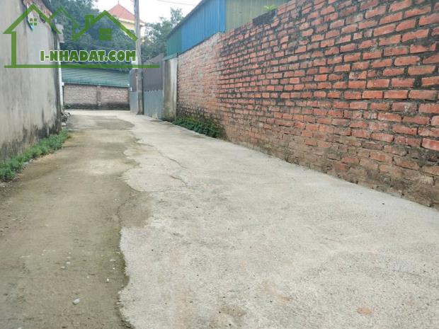 DT; 70m đông phương yên full thổ đường ô tô bám QL6b - 1