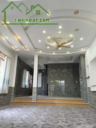 Lô góc 2 MTKD sầm uất Lũy Bán Bích, Tân Phú, dt 5x13, 5 Tầng giá 12 tỷ 5 tl