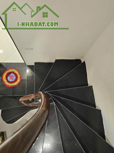 BÁN NHÀ PHỐ BẠCH MAI  CÁCH PHỐ 30M - NGÕ RỘNG   20/22 m-5 tầng -5,95 tỷ   - Nhà đẹp lung l - 2