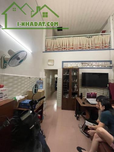 cần bán nhà vị trí siêu đẹp Phan Văn Hớn Tân Thới Nhất Quận 12, DT57M2 × 2TẦNG, giá siêu r