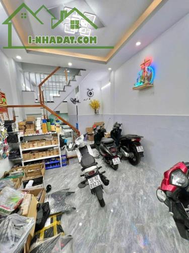 NHÀ ĐẸP KHU LÊ VĂN QUỚI, 32M2, 3 TẦNG, HẺM XE HƠI GIÁ 4.X TỶ