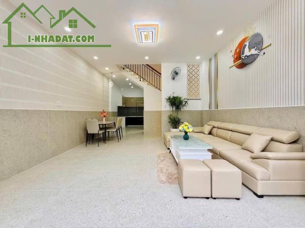 NHÀ ĐẸP QUANG TRUNG GV - GẦN CHỢ ĐÊM HẠNH THÔNG TÂY - HXH THÔNG - DT 60M² - 3 TẦNG NHỈNH 6 - 2