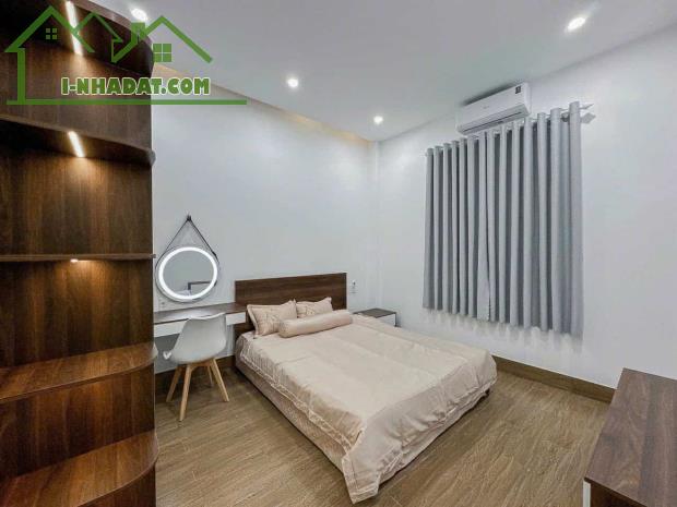BÁN GẤP NHÀ 2 TẦNG - ĐƯỜNG 7M5 - SÁT BIỂN PHẠM VĂN ĐỒNG - GIÁ 9 TỶ x - 2
